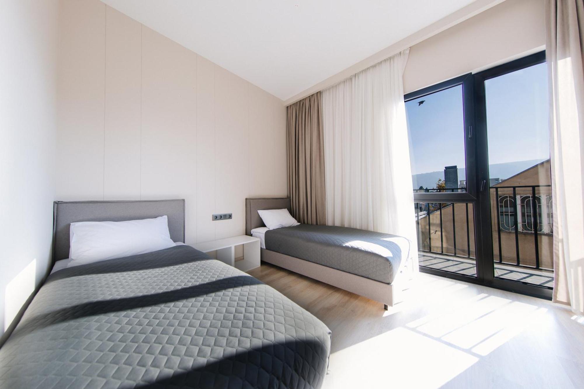 Doors Hotel ティビリシ エクステリア 写真